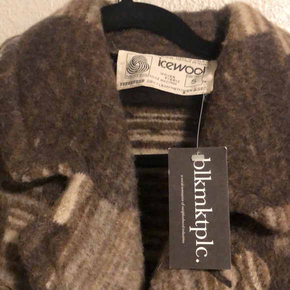 Long and warm coat - Picture 3 of 3